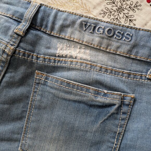 Vigoss blue jean shorts with red flower&butterfly embroidery - Picture 4 of 5